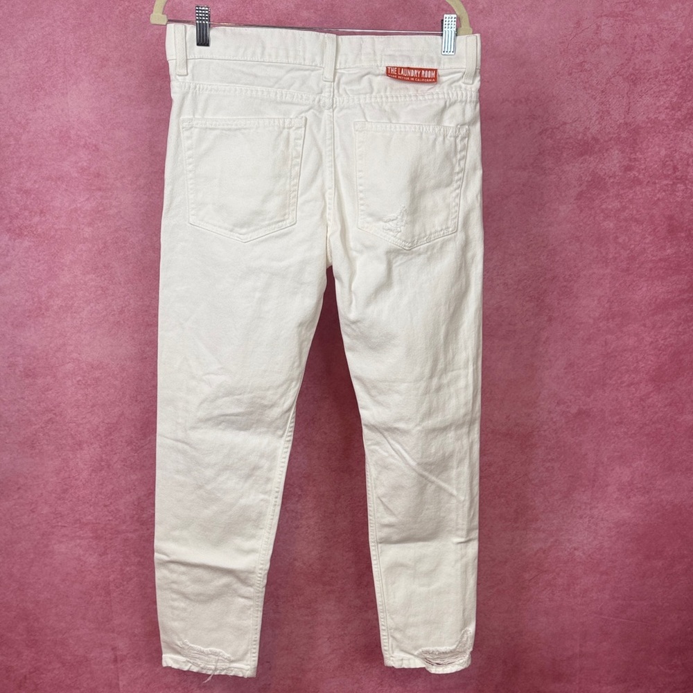145. The Laundry Room California Distressed White Jeans Size 28 NWOT - Picture 3 of 6